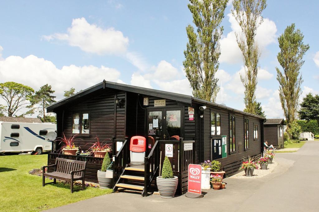 Jasmine Park Hotel Snainton Exterior foto